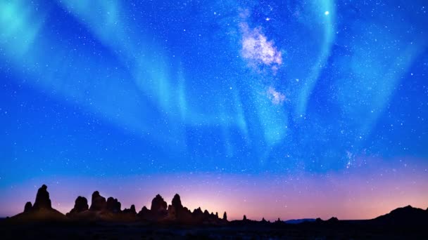 Ηλιακή Καταιγίδα Aurora Πράσινο Και Milky Way Galaxy Trona Pinnacles Βίντεο Κλιπ