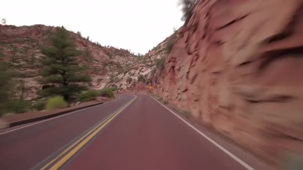 Οδήγηση Πλάκα Zion Carmel Highway Front View Utah Νοτιοδυτικά Ηπα — Αρχείο Βίντεο
