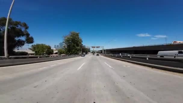 Los Angeles Şehir Merkezi Otoyolu Batı Arka Manzara Hoover Driving — Stok video