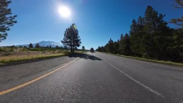 Vulkaniska Arvet Scenic Byway Shasta North Weed Shasta Front View — Stockvideo