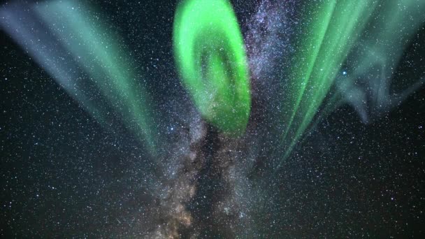 Aurora Green和Milky Way Galaxy Loop 24毫米飞越西南天空 — 图库视频影像