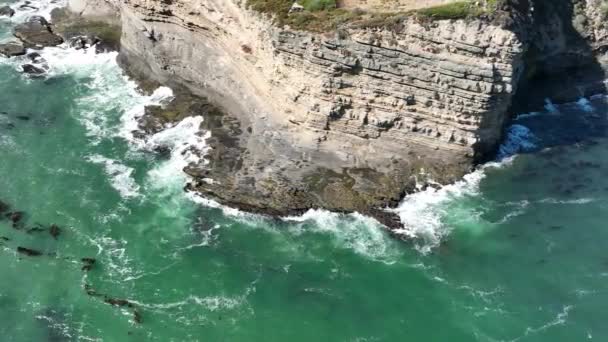 California Coastline Cliffs Aerial Shot — стоковое видео