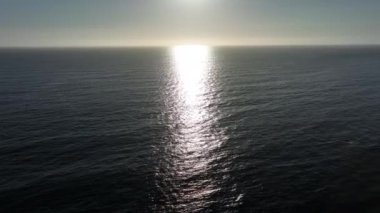 Okyanus Günbatımı Ufku R 'nin Hava Çekimi