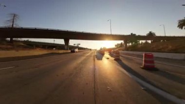 Sacramento Çevre Yolu 50 Batı 03 Ön Görünüm Günbatımı Sürücü Plakası Kaliforniya ABD Ultra Geniş Geniş