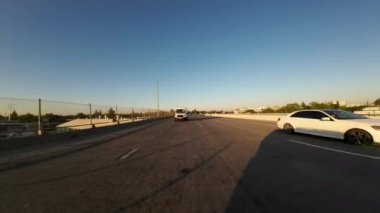 Sacramento Otoyolu 50 Batı 02 Arka Görüş Günbatımı Sürücü Plakası Kaliforniya ABD Ultra Geniş Geniş