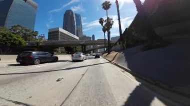 Los Angeles Merkez Otoyolu 110 Güney 'den 10 Batı' ya Ön Manzara Sürüş Plakası Kaliforniya ABD Ultra Geniş