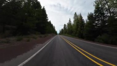 Volkanik Miras Sahnesi Odessa 'dan Yukarı Klamath Gölü 02 Arka Görünümü 140 Sürücü Plakası Oregon