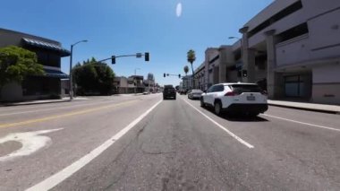 Beverly Hills La Cienega Bulvarı 03. Güney Yakası San Vicente Bulvarı Önü Sürücü Plakası ABD Ultra Geniş Kaliforniya