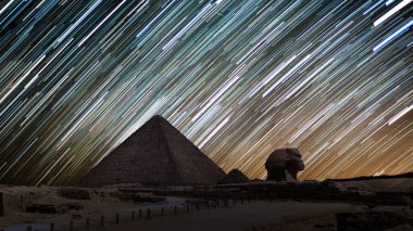 Mısır Khufu Piramidi Sfenks Yıldızlı Gökyüzünde Kayan Yıldız