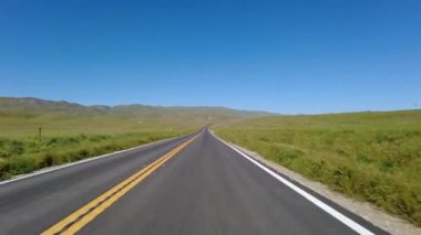 Carrizo Ovası Otoyolu 58 Batı McKittrick 01 Ön Görünüm Kaliforniya plakalı ABD