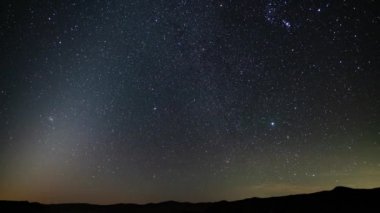 Samanyolu Galaksisi Gecesi Doğu Gökyüzünde Gündoğumuna Joshua Trees Mojave Çölü Kaliforniya ABD