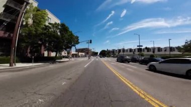 Los Angeles Şehir Merkezi Küçük Tokyo Alameda St Northbound 04 Arka Manzara 2. Cadde Kaliforniya Plakası