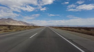 395 Kuzey Yolu 3 Ridgecrest 'e Owens Gölü 03 Ön Manzara Çok Kameralı Araç Plakası Sierra Nevada California Dağı