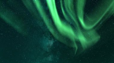 Aurora ve Samanyolu Galaksisi Büyülü Gece Döngüsü