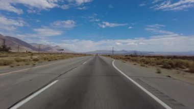 395 Kuzey Yolu 3 Ridgecrest 'e Owens Gölü 06 Ön Manzara Çok Kameralı Araç Plakası Sierra Nevada California Dağı