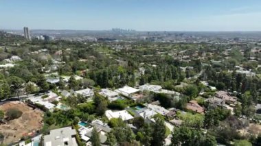 Beverly Hills 'ten Los Angeles Şehir Merkezi. Kaliforniya' daki New Angle Orbit L 'den Cityscape.