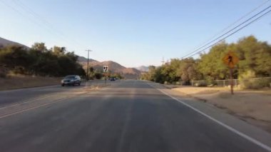 Isabella Gölü 4 Kernville 01 Front View Çok Kameralı Günbatımı Sürücü Plakası Sierra Nevada California Dağı ABD