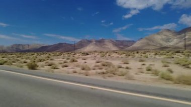 395 Kuzey Yolu 3 Ridgecrest 'ten Owens Gölü 07 3 Çeyrek Kameralı Araç Plakası Sierra Nevada California