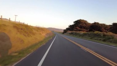 Big Sur Pasifik Sahil Otoyolu 8 Pfeiffer Sahili 'nden Carmel' e. 08. Arka Manzara. Kaliforniya Multicam Sürücü Plakası.