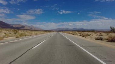 395 Kuzey Yolu 3 Ridgecrest 'e Owens Gölü 07 Ön Manzara Çok Kameralı Araç Plakası Sierra Nevada California Dağı