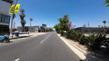 Los Angeles Pico Bulvarı Doğuya giden 10 Arka Manzara La Brea Bulvarı Sürücü Plakası ABD Ultra Geniş