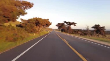 Big Sur Pasifik Sahil Otoyolu 8 Pfeiffer Sahili 'nden Carmel' e 9. Arka Görüş Multicam Sürücü Plakası Kaliforniya ABD