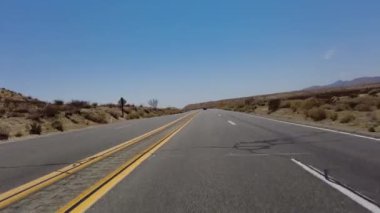 395 Sahne Byway Güney 5 Kızıl Kaya Kanyonu Mojave 02 Ön Manzara Çok Kamera Sürücü Plakası Kaliforniya Sierra Nevada Dağı