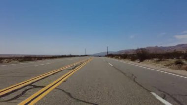 395 Sahne Byway Güney 5 Kızıl Kaya Kanyonu Mojave 05 Ön Manzara Çok Kameralı Araç Plakası Sierra Nevada California Dağı