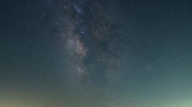 Astrofotografi: Samanyolu Galaksisi 35mm Güney Gökyüzü Sierra Nevada Dağı üzerinde ABD Zaman Süreleri