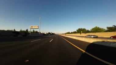 Devlerin Redwood Bulvarı 4 Bolling Grove 02 Arka Görüş Kaliforniya Ultra Geniş Plakası