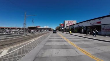 Devlerin Redwood Bulvarı 4 Bolling Grove 02 Arka Görüş Kaliforniya Ultra Geniş Plakası