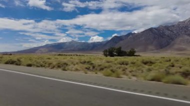 395 Kuzey Yolu 4 Owens Gölü 'nden Lone Pine 01 3 Çeyrek L Çok Kameralı Araç Plakası Sierra Nevada California Mt.