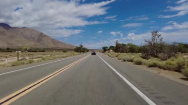 395 Manzara Byway Northbound 4 Owens Gölü 'nden Lone Pine 03 Front View Çok Kameralı Araç Plakası Sierra Nevada California