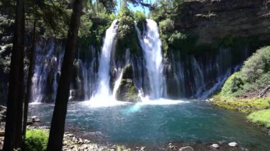 Burney Falls Doğanın Renkleri Palet Şelaleleri Shasta California ABD