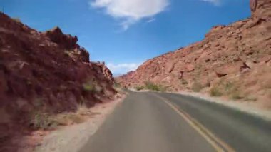 Ateş Fare Vadisi 'nden Hiperlapse Sürüşü' nden Tank Rd Kuzey yönünde 03 Arka Görüş Nevada Çölü ABD