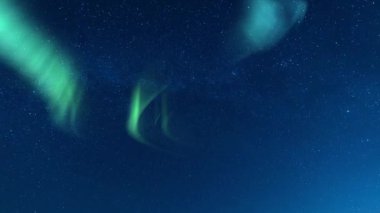 Aurora Green ve Samanyolu Galaksisi Kuzey Gökyüzünde Zaman Hızı 15mm