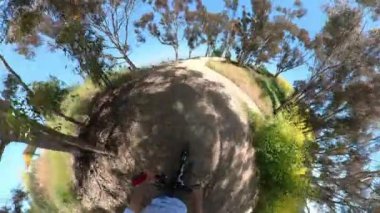 Kenneth Hahn Park Dağ Bisiklet Tepesi POV FIsheye 02 Kaliforniya ABD