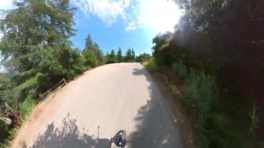 Santa Monica Dağları Bisikletli POV Front View Bisiklet 03 Franklin Canyon ABD