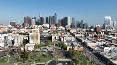 MacArthur Gölü 'nden Los Angeles Şehir Merkezi. Kaliforniya' daki Telephoto L 'de.