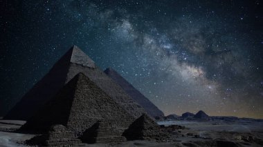 Mısır Büyük Piramidi Giza Samanyolu Galaksisi