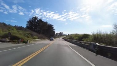 Big Sur Pasifik Sahil Otoyolu 1 Monterey 'den Bixby Köprüsü 02 Front View Çok Kameralı Kaliforniya plakalı ABD