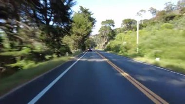 Big Sur Pasifik Sahil Otobanı 1 Monterey 'den Bixby Köprüsü 05 Arka Görünüm Kaliforniya plakalı çoklu kameralı araç plakası.