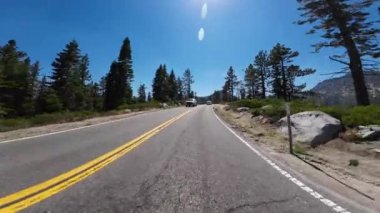 Tahoe Gölü Zümrüt Körfezi Yolu 07 Ön Manzara Zümrüt Körfezi 89 Kuzey Giden Sürücü Plakası Kaliforniya ABD Ultra Geniş