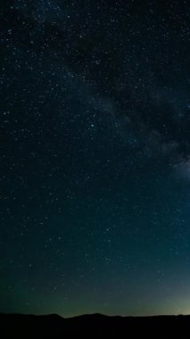 Dikey Evren Samanyolu Galaksisi Haziran Güney Gökyüzü Hızı Astrofotoğrafçılık