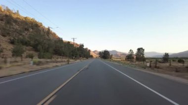 Isabella Gölü 5 Northshore 02 Front View Çok Kameralı Günbatımı Sürücü Plakası Sierra Nevada California Dağı ABD