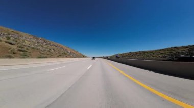 Güney Reno Otoyolu 580 ve 395 Güney Arka Manzara 02 Sürücü Plakası Nevada ABD Ultra Geniş Geniş