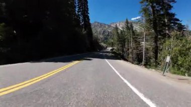 Tahoe Gölü Zümrüt Körfezi Yolu 11. Önden Kartal Şelalesi 89 Kuzey yönlü Sürücü Plakası Kaliforniya ABD Ultra Geniş