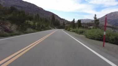 Yosemite Tioga Yolu 5. Giriş Lee Vining 03 Ön Manzara Sürücü Plakası Kaliforniya ABD Dünya Mirası Bölgesi