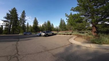 Tahoe Gölü Güney Kıyısı Taylor Deresi 89 Güney Sınırı 01 Arka Manzara Sürücü Plakası Kaliforniya ABD Ultra Geniş