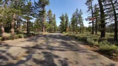 Tahoe Gölü Güney Kıyısı Taylor Deresi 89 Güney Sınırı 02 Ön Manzara Sürücü Plakası Kaliforniya ABD Ultra Geniş